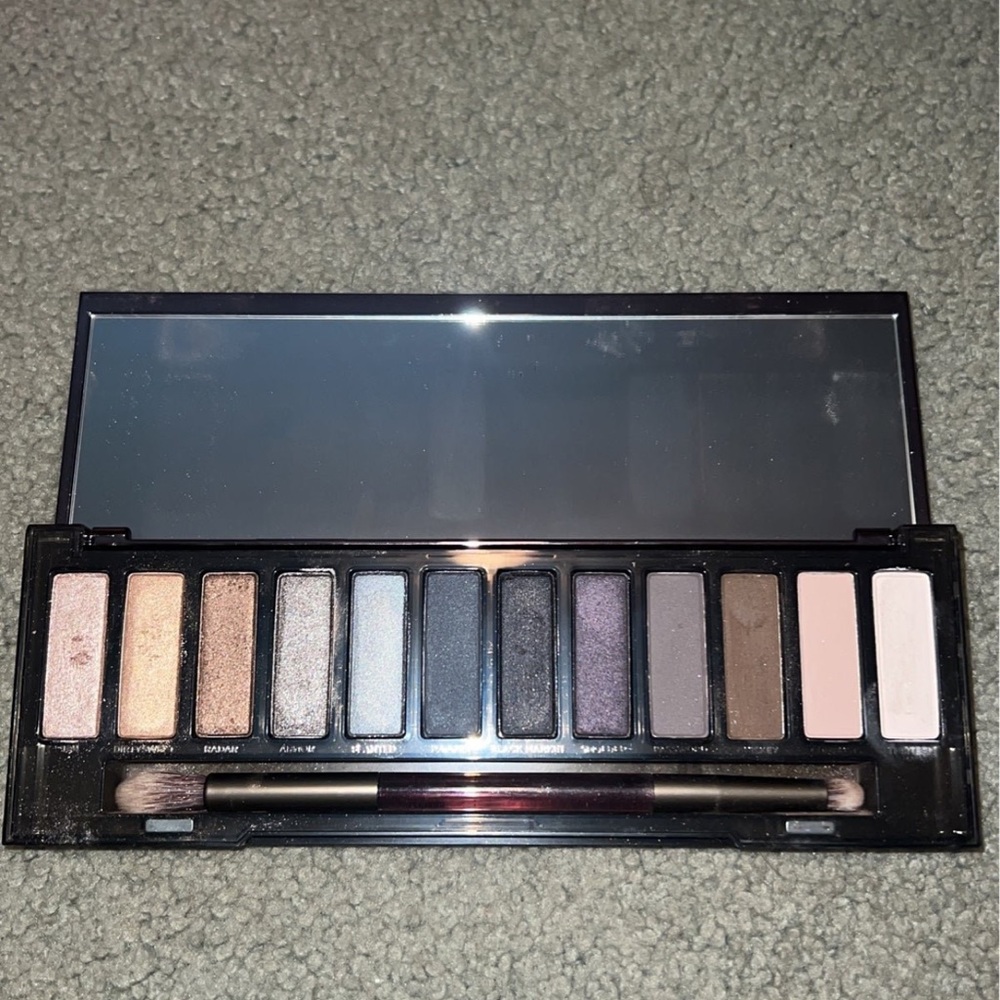 Urban Decay Naked Smoky